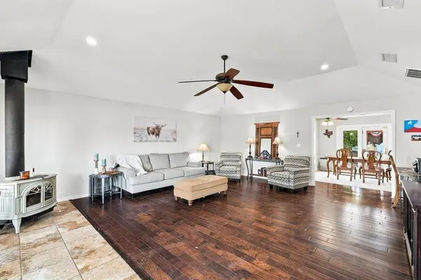 11513 Ridgeview Circle, Fort Worth, TX 76244