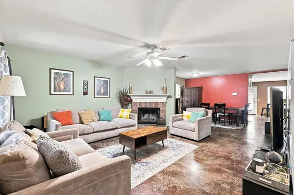 8816 Chisholm Trail, Cross Roads, TX 76227