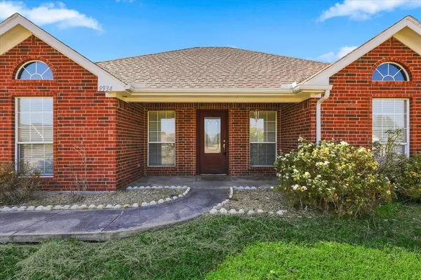 9934 Stonehearth Lane, Forney, TX 75126