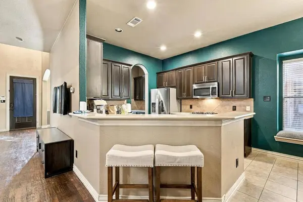 1596 Barksdale Drive, Lewisville, TX 75077