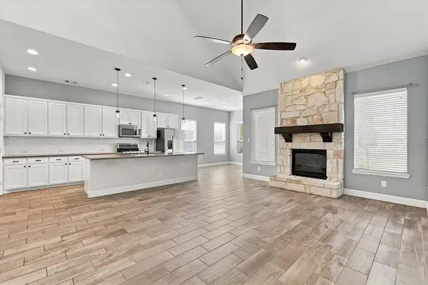 15529 Pioneer Bluff Trail, Fort Worth, TX 76262