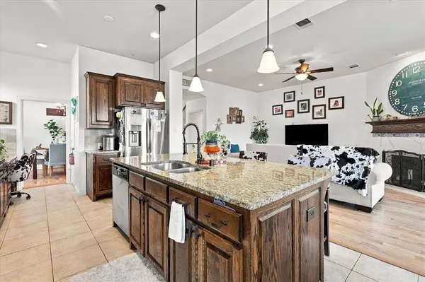 1205 Jasmine Street, Lantana, TX 76226