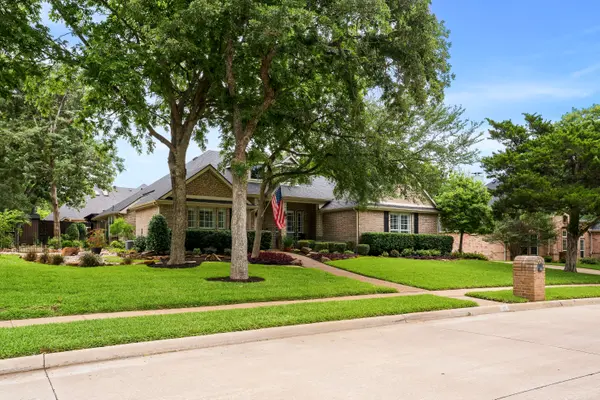 1909 Whitehall Dr, Corinth, TX 76210-2188