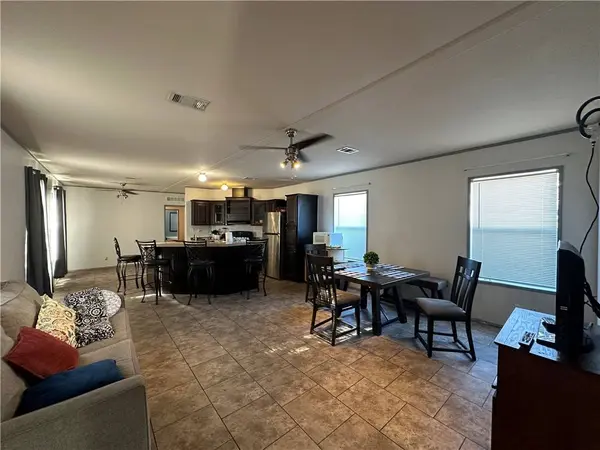 6038 Horizon DR, Corpus Christi, TX 78408