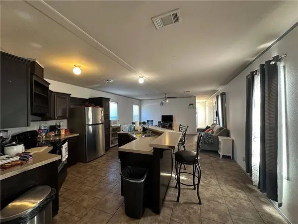 6038 Horizon DR, Corpus Christi, TX 78408