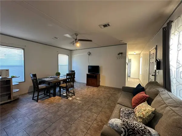 6038 Horizon DR, Corpus Christi, TX 78408