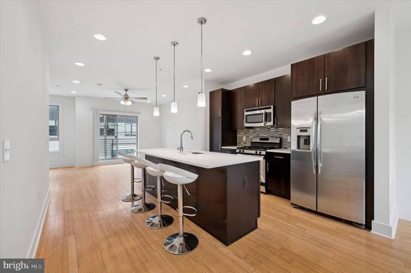 914 N FRONT ST, Philadelphia, PA 19123