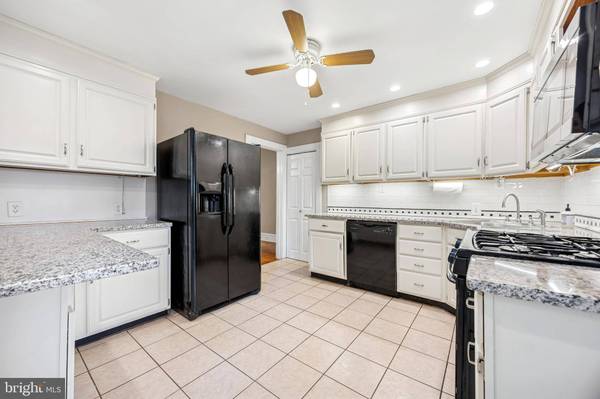 437 ROXBOROUGH AVE, Philadelphia, PA 19128