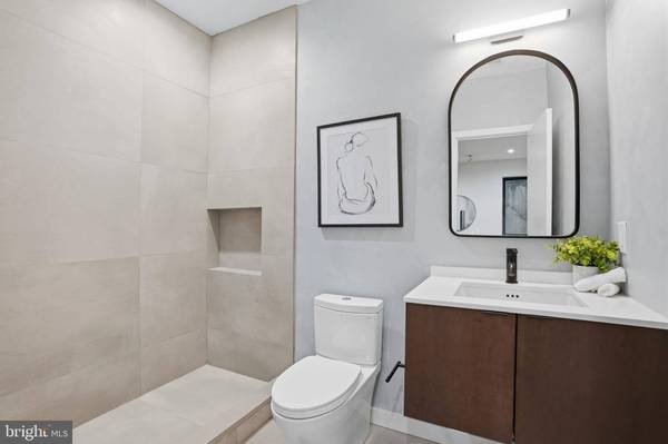 1230 LEOPARD ST, Philadelphia, PA 19125