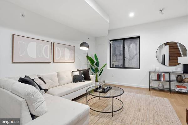 1230 LEOPARD ST, Philadelphia, PA 19125