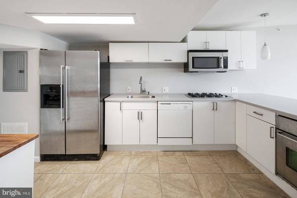 1945 NICHOLAS ST, Philadelphia, PA 19121