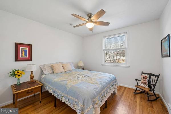 568 DOMINO LN, Philadelphia, PA 19128