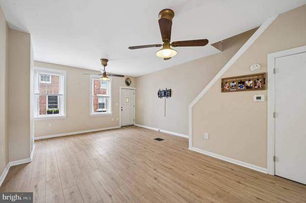 1584 E HEWSON ST, Philadelphia, PA 19125