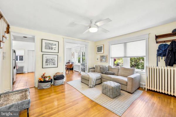 450 WELLESLEY RD, Philadelphia, PA 19119
