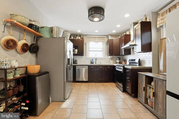 636 ROXBOROUGH AVE, Philadelphia, PA 19128