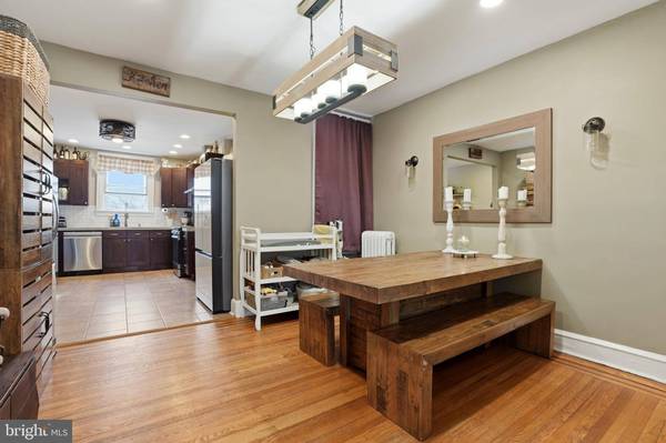 636 ROXBOROUGH AVE, Philadelphia, PA 19128