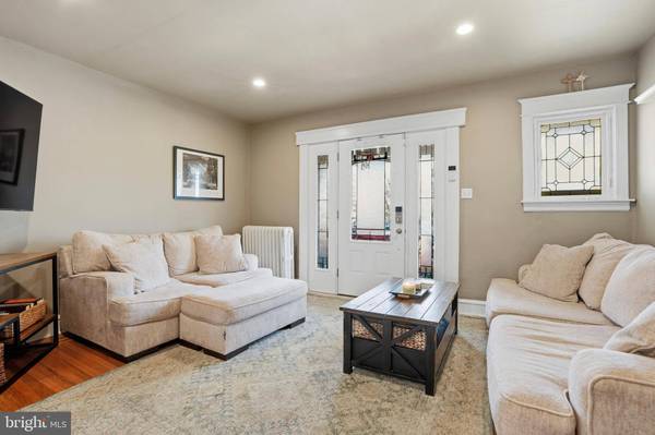 636 ROXBOROUGH AVE, Philadelphia, PA 19128