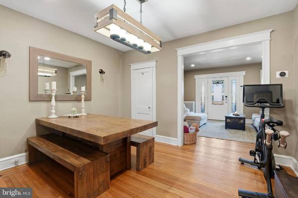 636 ROXBOROUGH AVE, Philadelphia, PA 19128