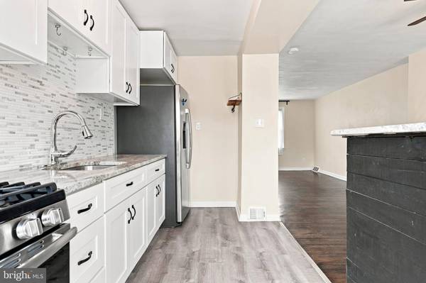 379 FAIRWAY TER, Philadelphia, PA 19128