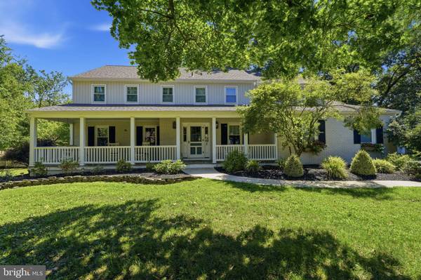 6 MOON CIR