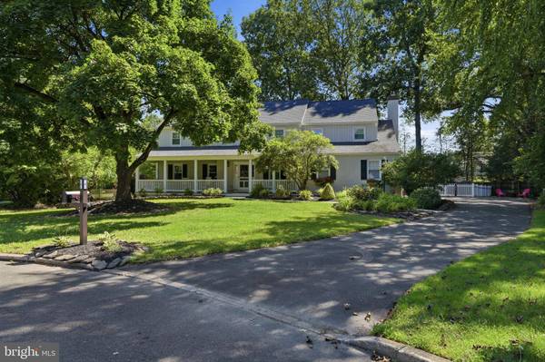 6 MOON CIR, Yardley, PA 19067