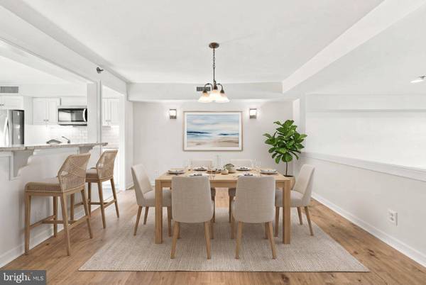 7 N CHRISTOPHER COLUMBUS BLVD #203, Philadelphia, PA 19106