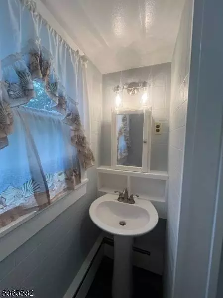 15 Fisk St, Belvidere Twp., NJ 07823