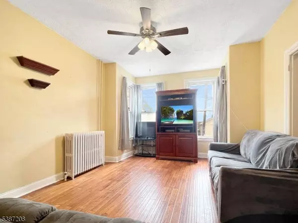 63 Harris St, Phillipsburg Town, NJ 08865