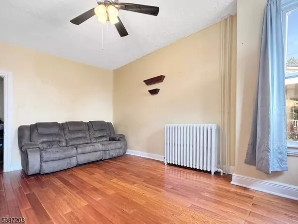 63 Harris St, Phillipsburg Town, NJ 08865