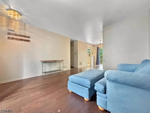 5 Ajax Court, Allamuchy Twp., NJ 07840