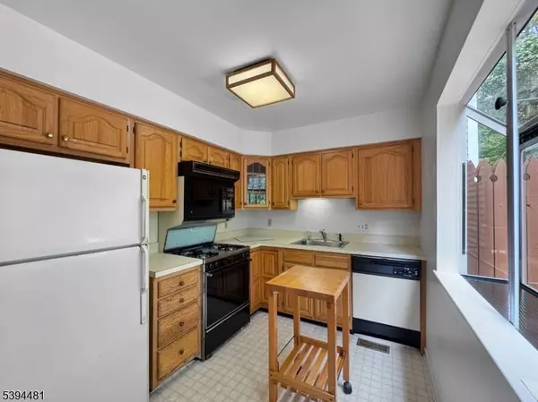 5 Ajax Court, Allamuchy Twp., NJ 07840