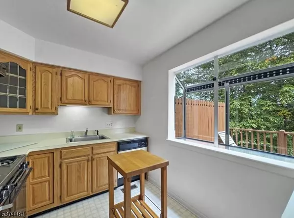 5 Ajax Court, Allamuchy Twp., NJ 07840