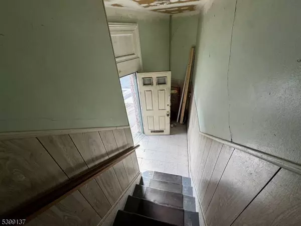 253 Water St, Belvidere Twp., NJ 07823