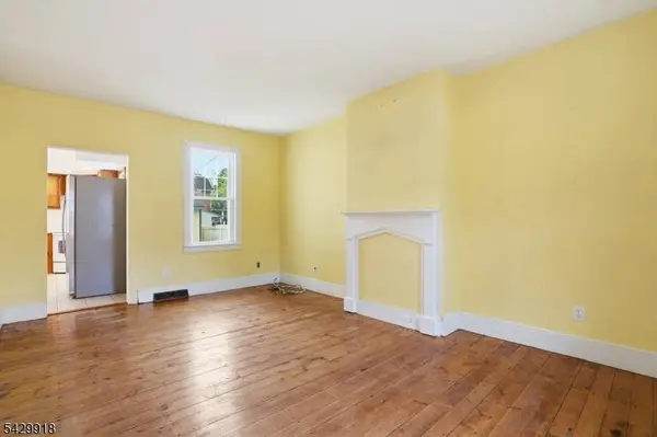 54 Front St, Belvidere Twp., NJ 07823
