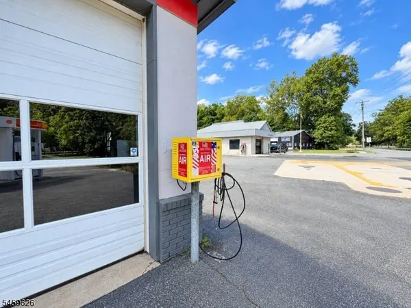 633 Water St, Belvidere Twp., NJ 07823