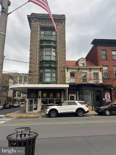 201 W MARKET ST, Pottsville, PA 17901