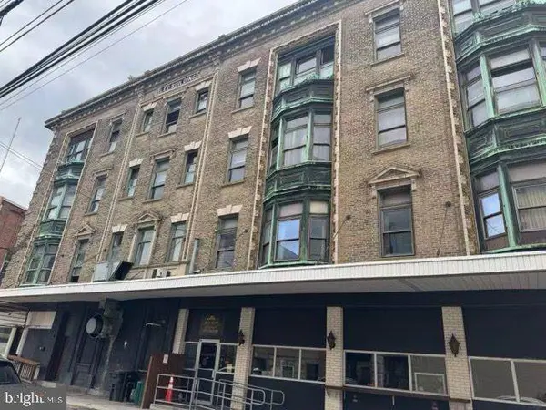 201 W MARKET ST, Pottsville, PA 17901