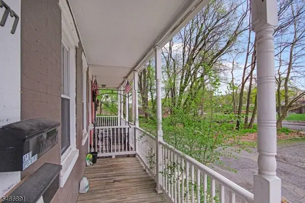 77 Brainard St, Phillipsburg Town, NJ 08865