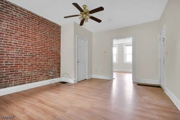 77 Brainard St, Phillipsburg Town, NJ 08865