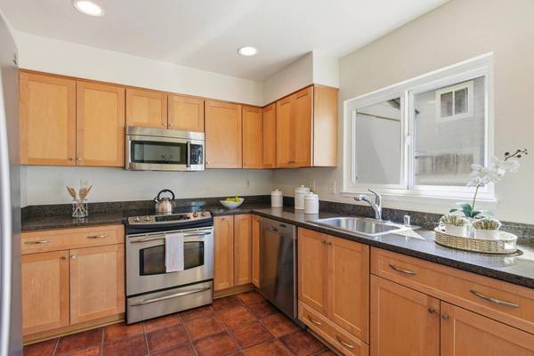 824 Bay ST, Mountain View, CA 94041