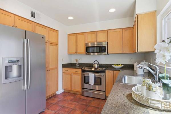 824 Bay ST, Mountain View, CA 94041