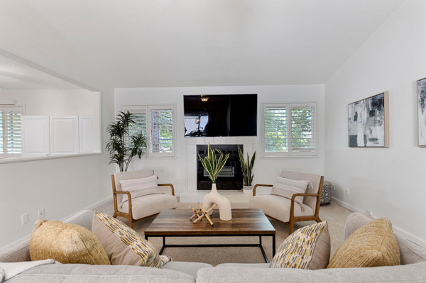 8205 Lash Larue Ln, Citrus Heights, CA 95610-3265