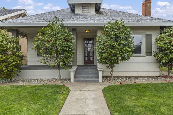 518 Oak St, Roseville, CA 95678-2621