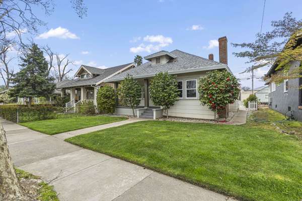 518 Oak St, Roseville, CA 95678-2621