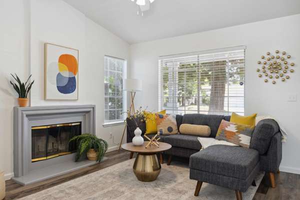 1741 Chilton Dr, Roseville, CA 95747-7866