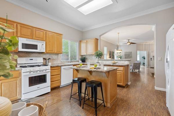 329 Wildflower DR, Roseville, CA 95678