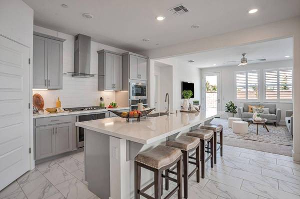 7073 Starburst LN, Roseville, CA 95747