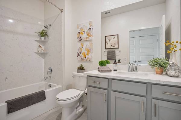 7073 Starburst Ln, Roseville, CA 95747-9369