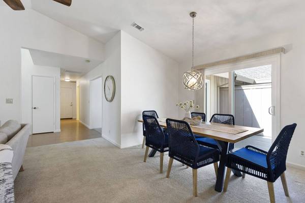 8205 Lash Larue Ln, Citrus Heights, CA 95610-3265