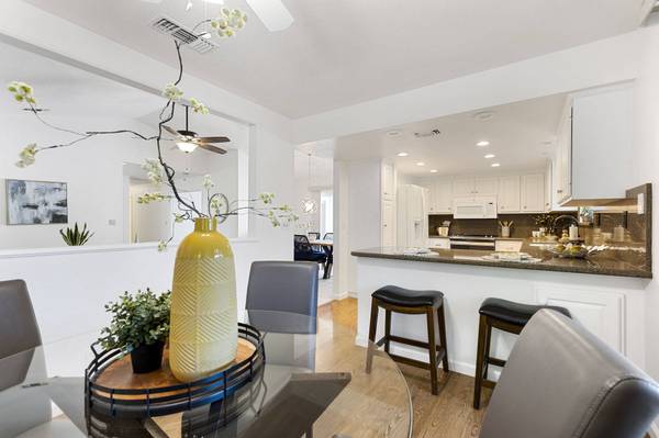 8205 Lash Larue Ln, Citrus Heights, CA 95610-3265